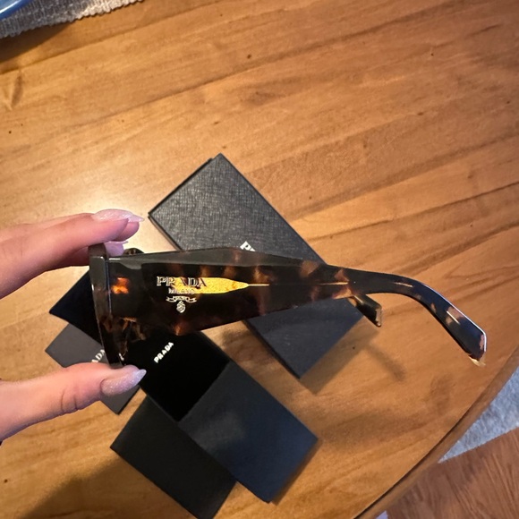 Prada Tortoise Shell Women's Sunglasses - Picture 4 of 8